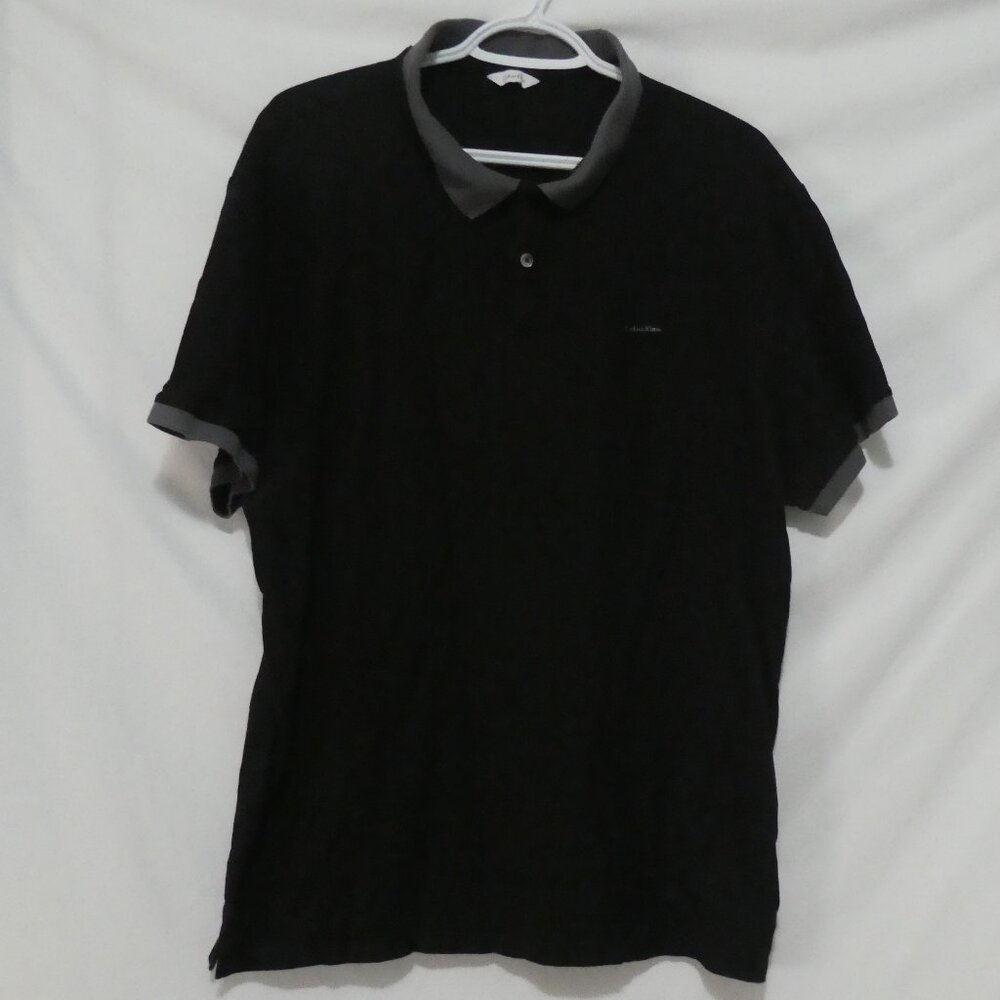 CALVIN KLEIN | medium | Black Short Sleeve Polo Shirt With Grey Collar and Cuffs